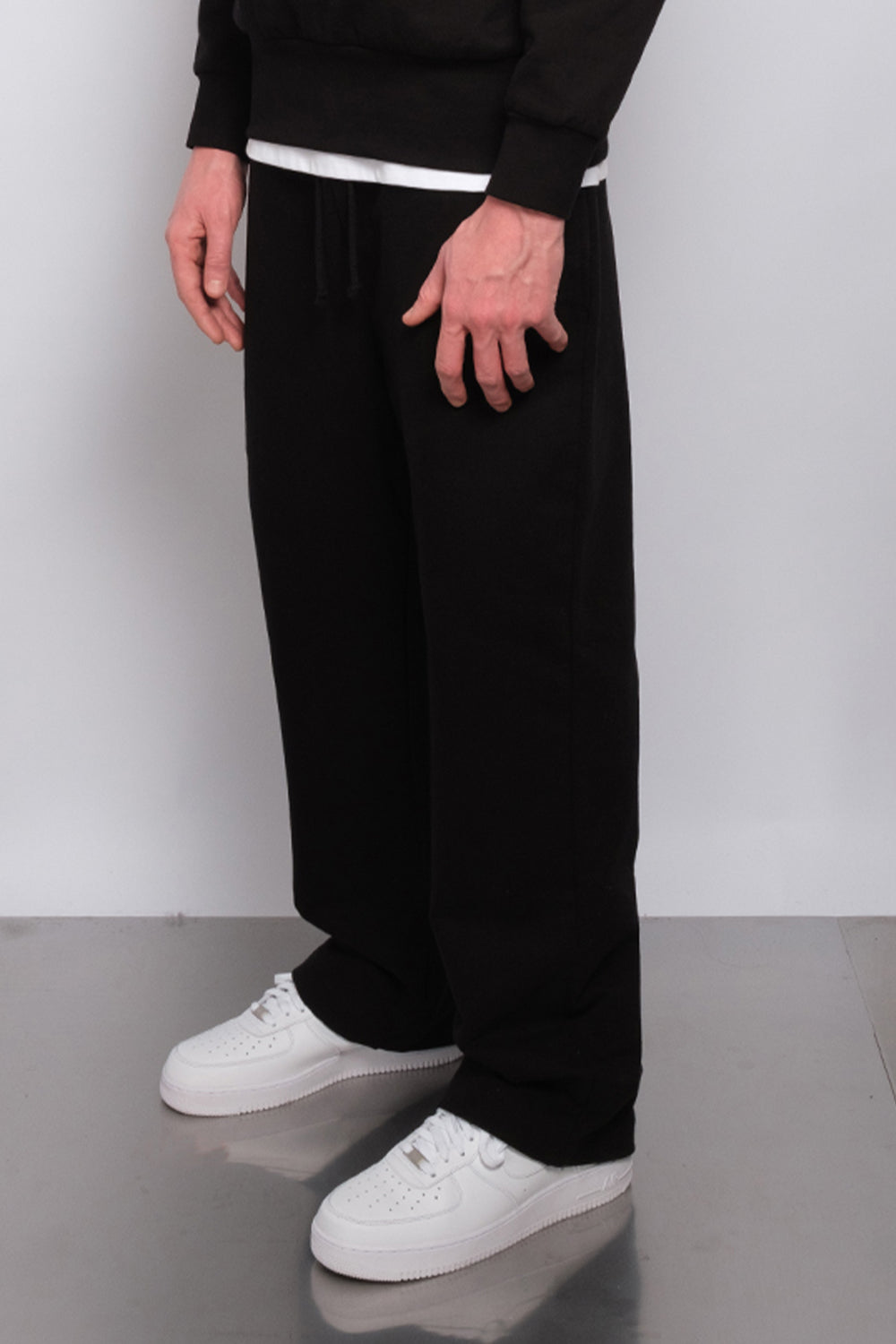 Atelier Straight Leg Jogger Black
