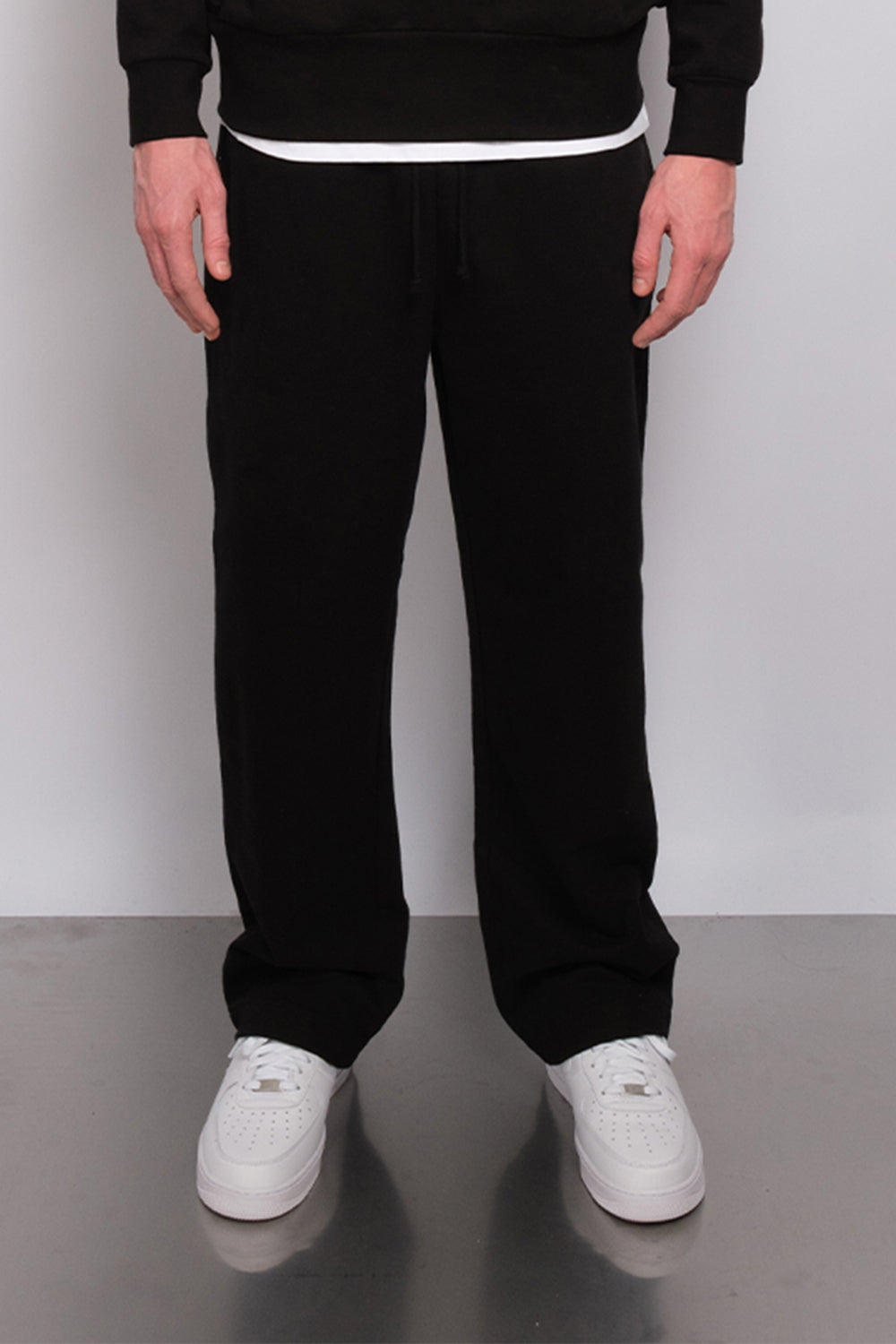 Atelier Straight Leg Jogger Black