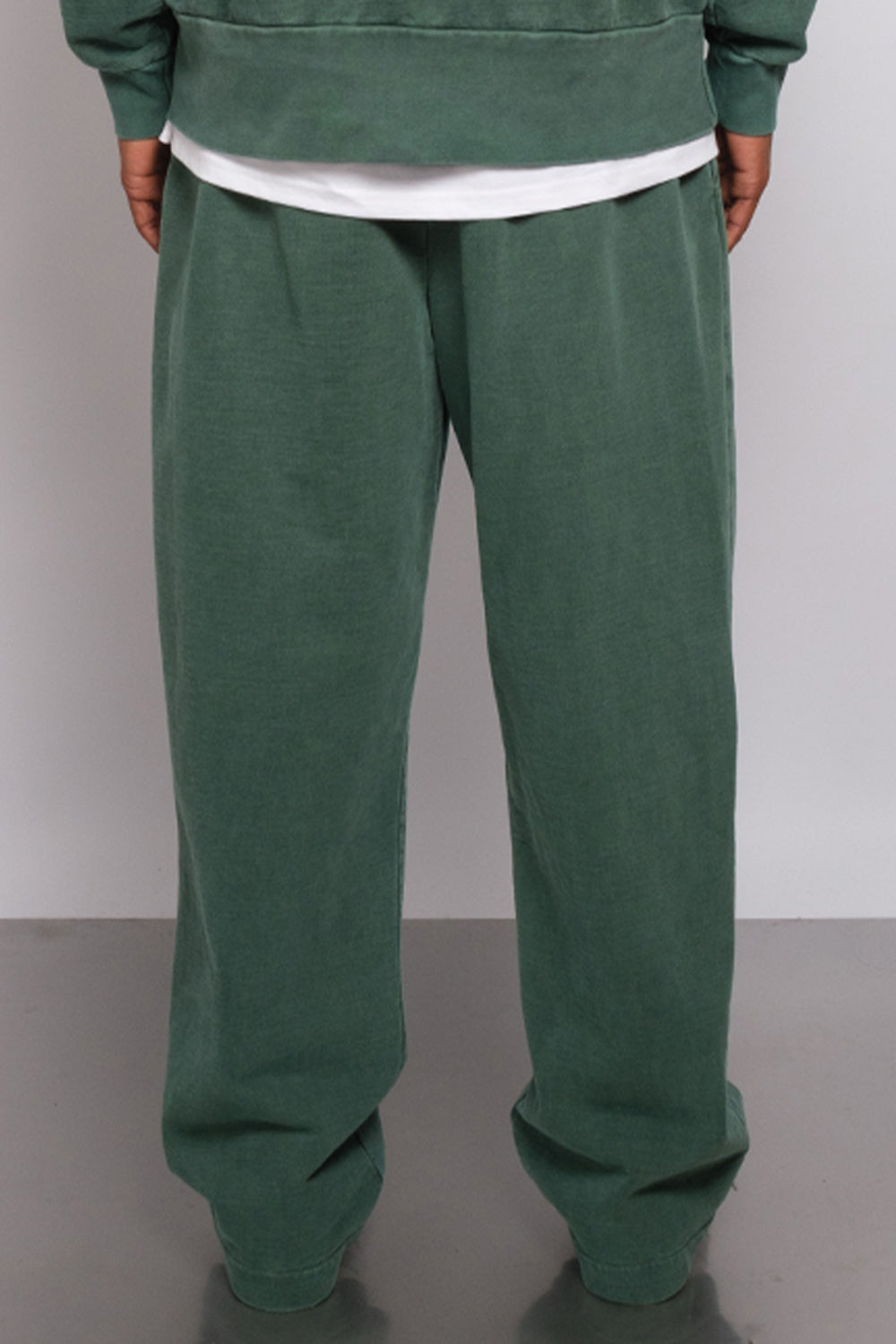 Atelier Straight Leg Jogger Forest