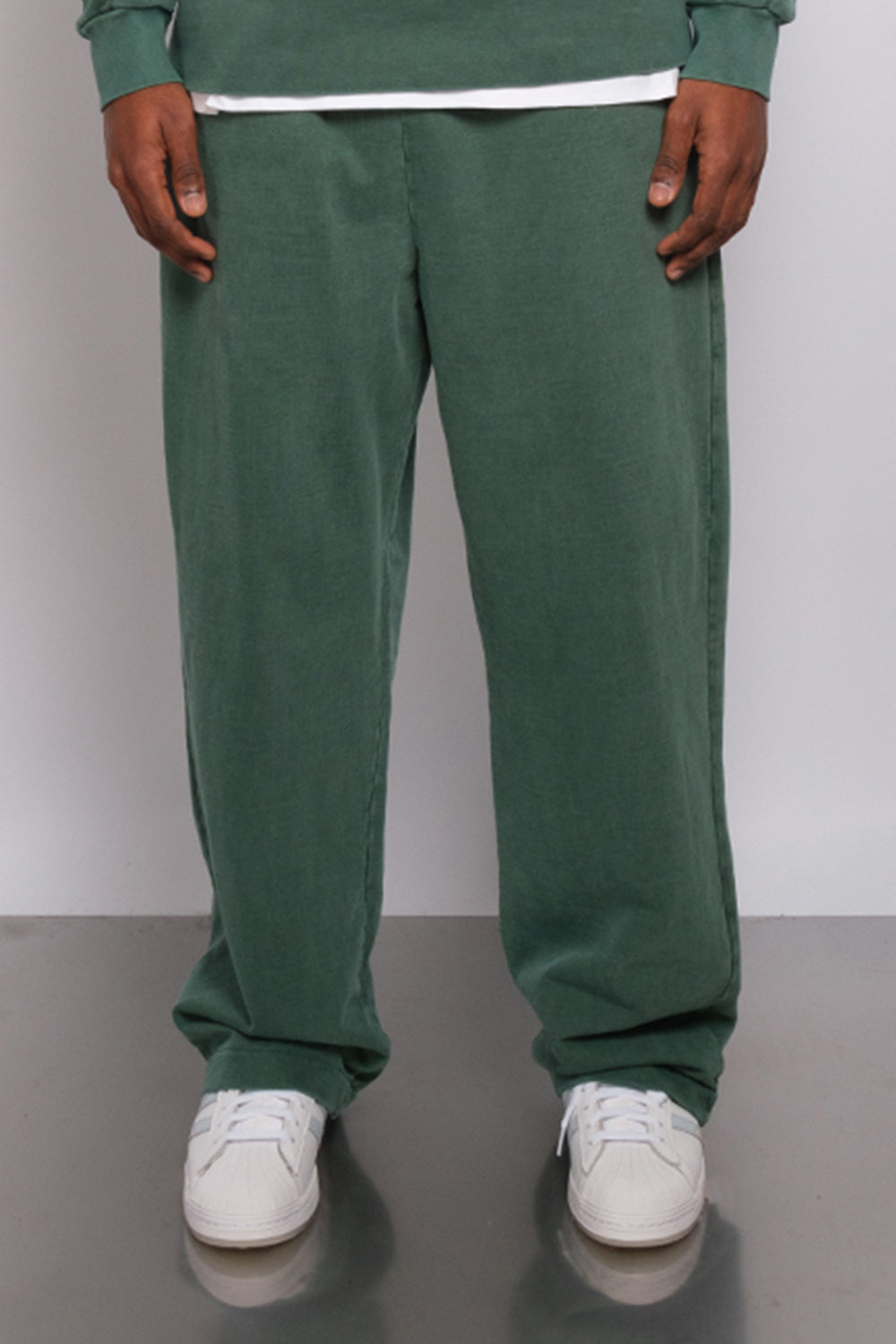 Atelier Straight Leg Jogger Forest