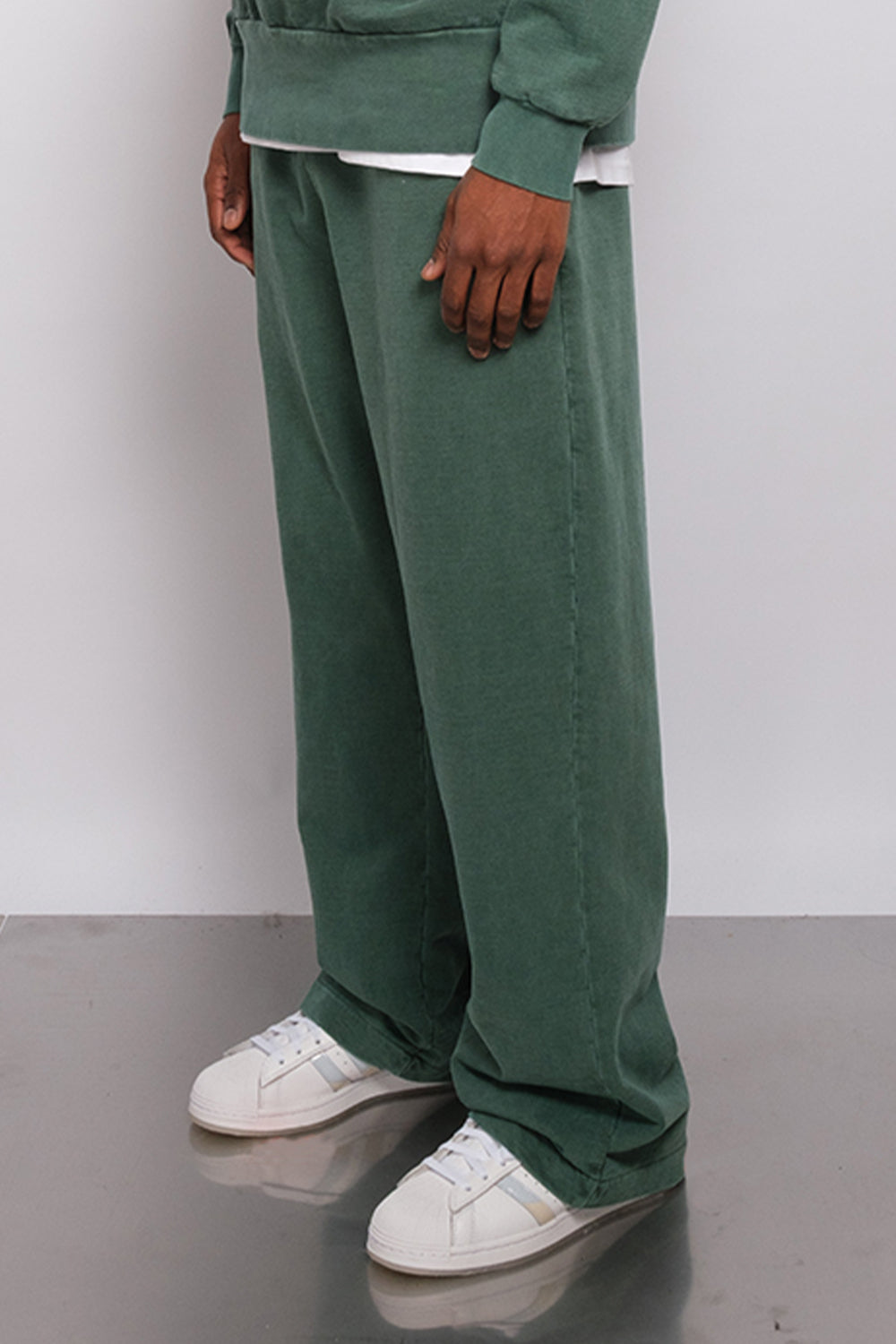 Atelier Straight Leg Jogger Forest